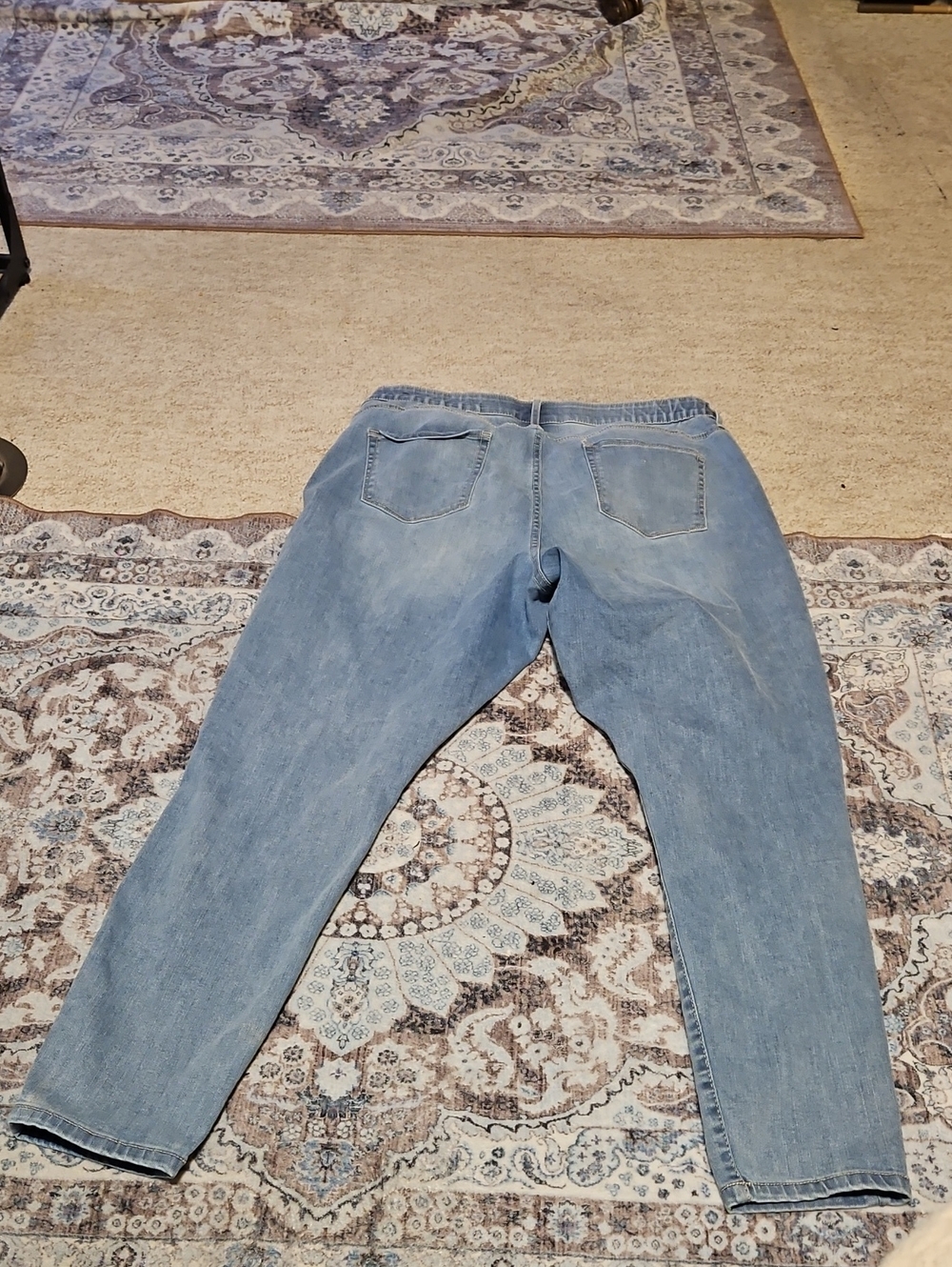 Ava & Viv Light Wash Straight Leg Jeans - Picture 4 of 7